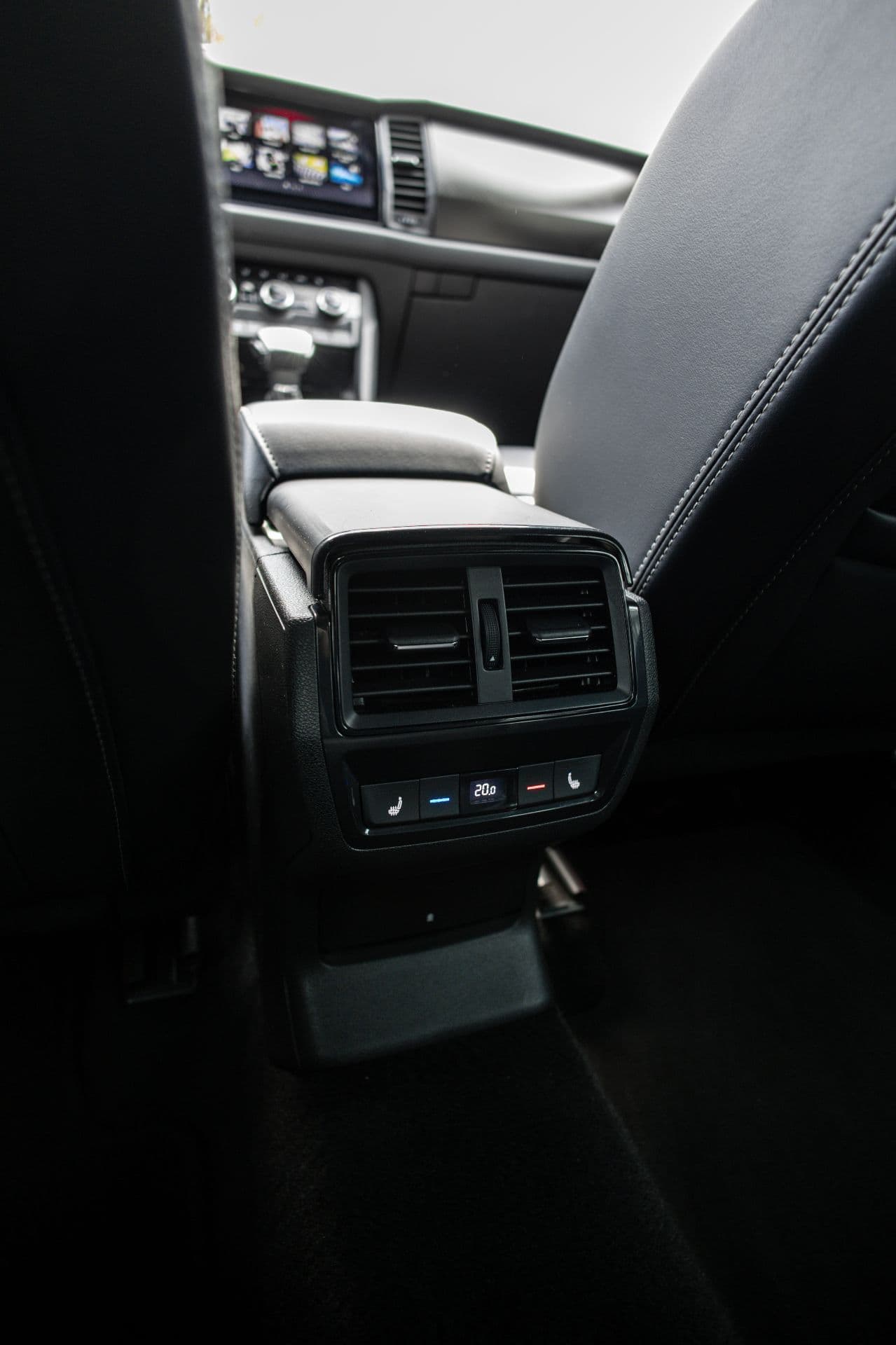 SKODA KODIAQ thumbnail 12