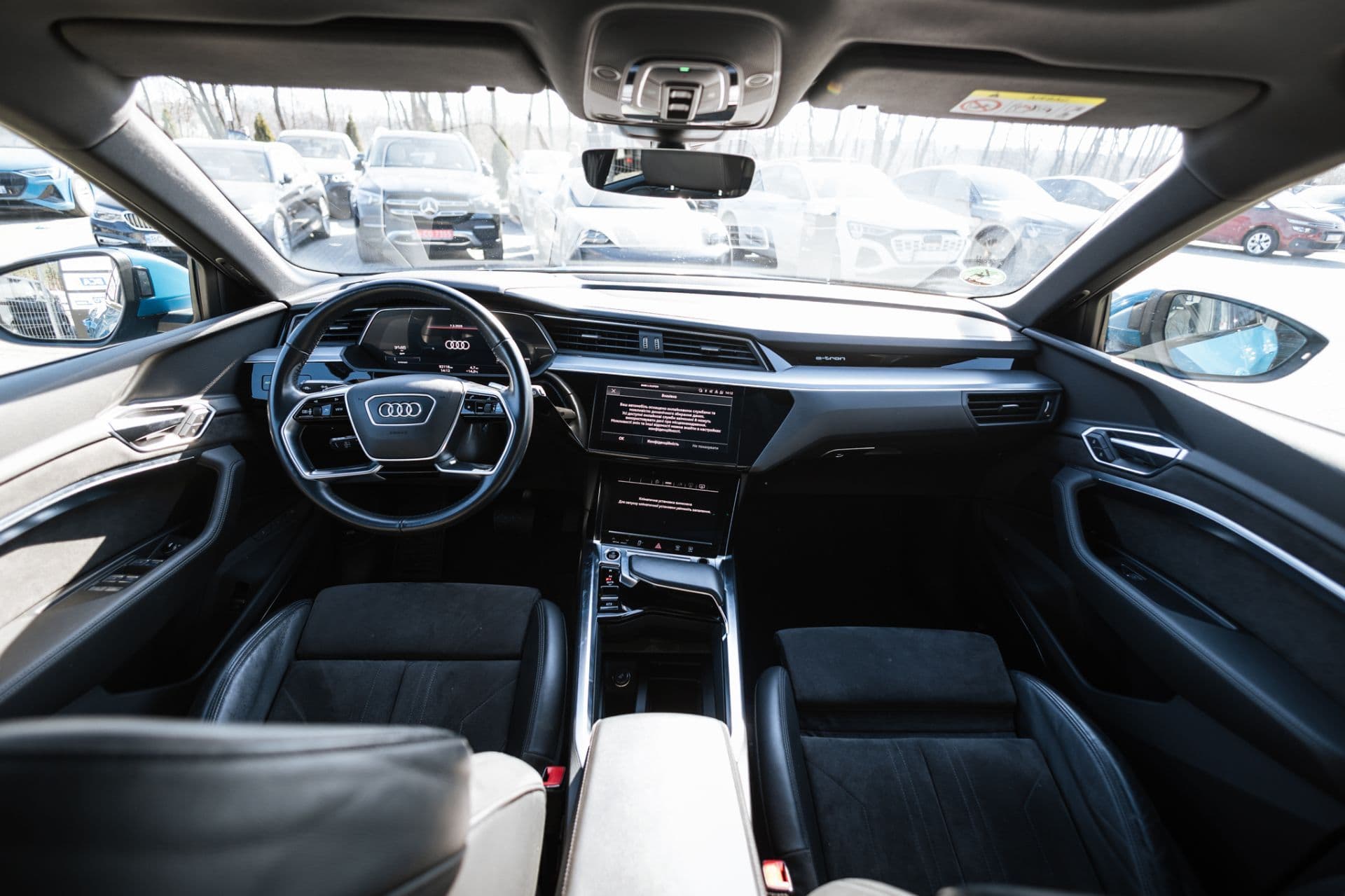 AUDI E-TRON thumbnail 10