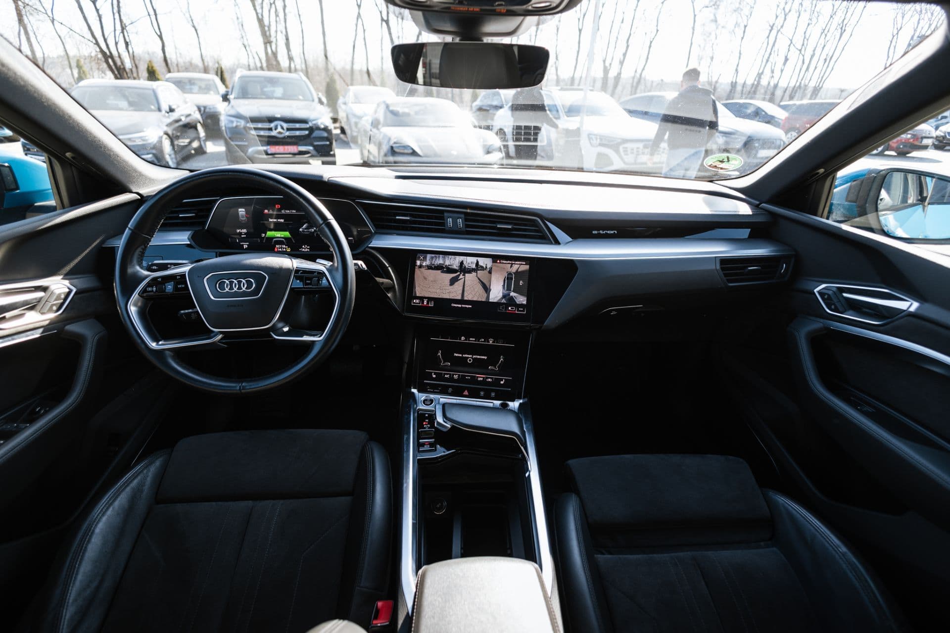 AUDI E-TRON thumbnail 7