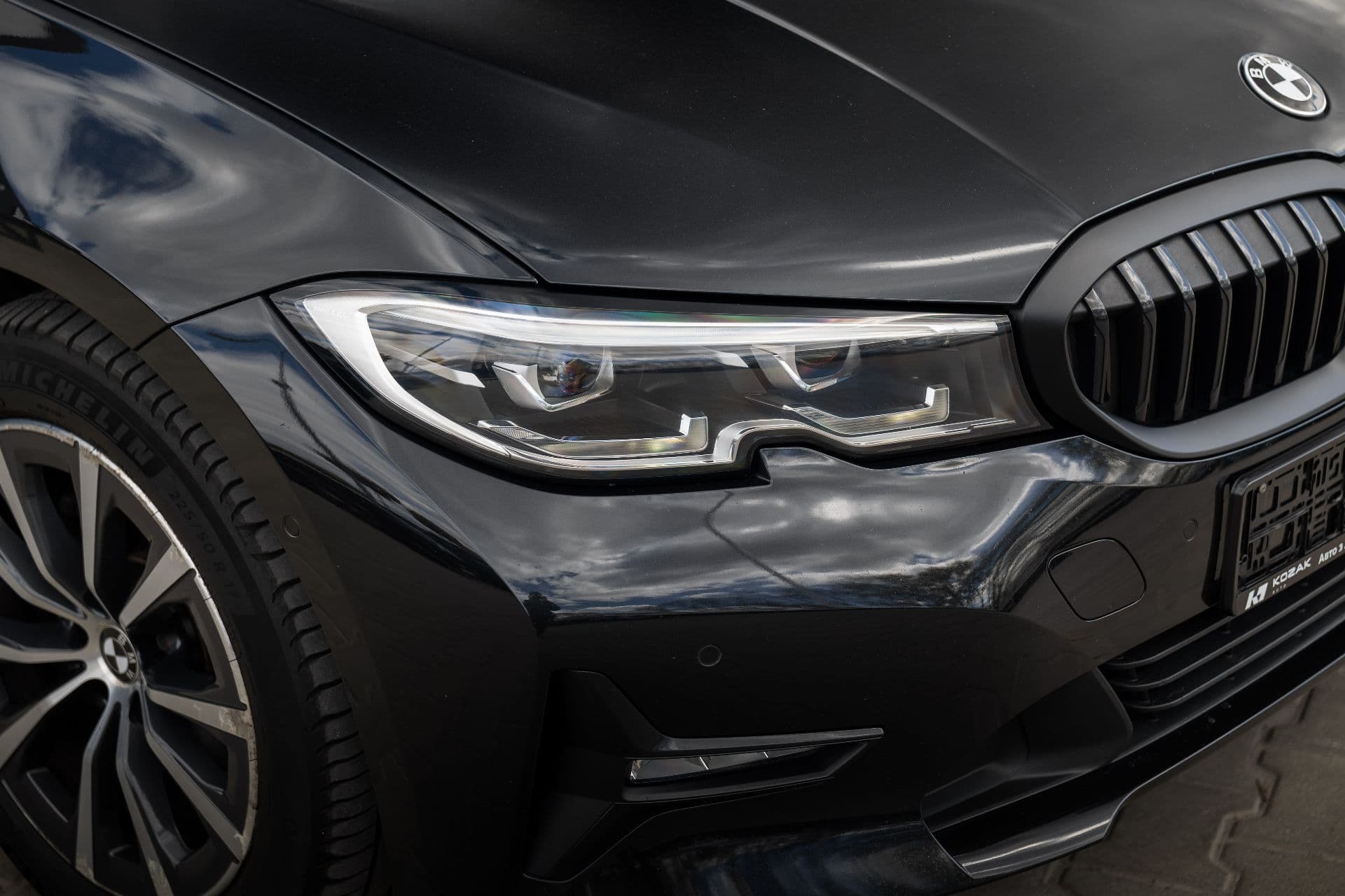 bmw 320d xdrive thumbnail 23