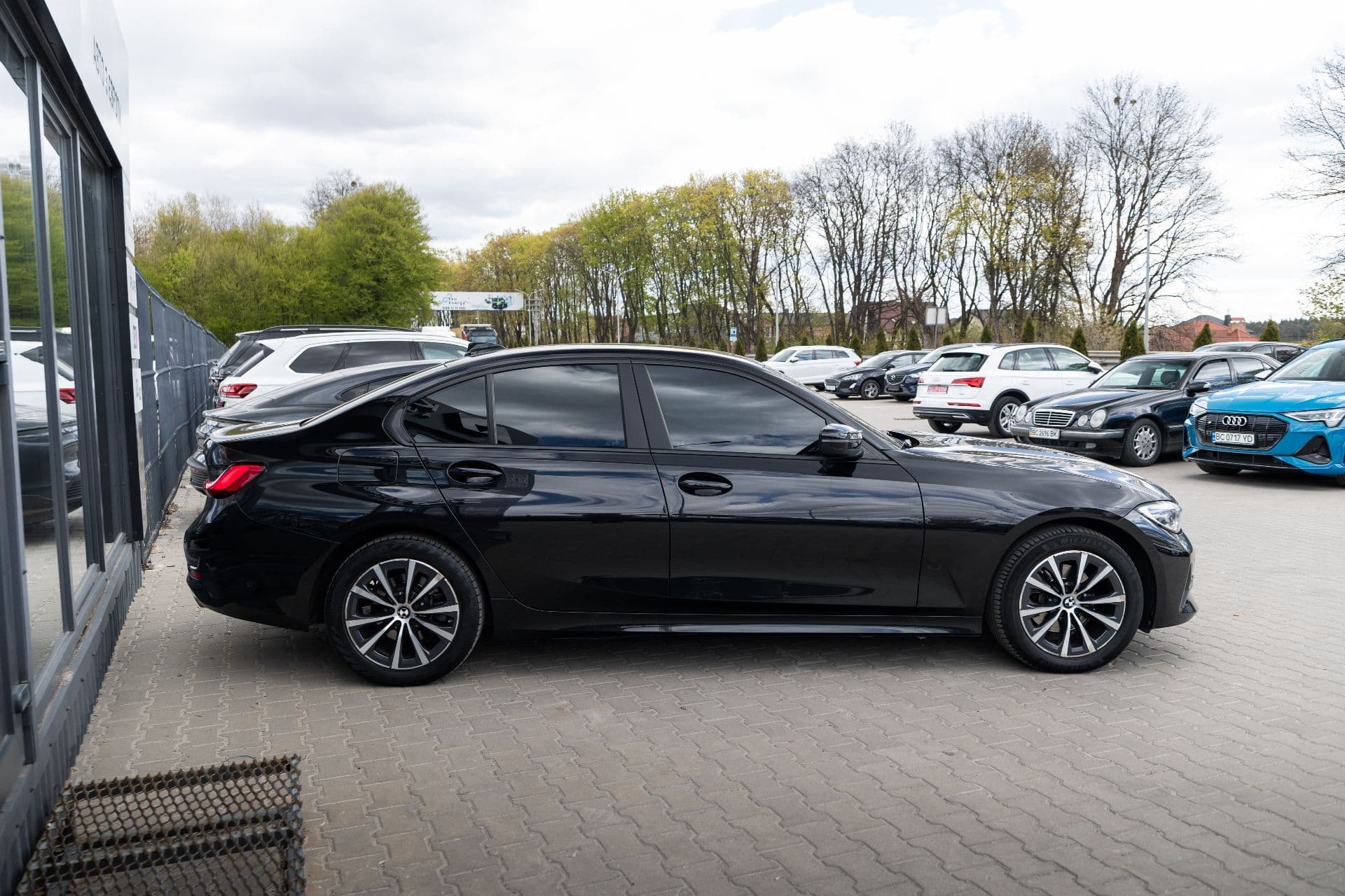 bmw 320d xdrive thumbnail 7