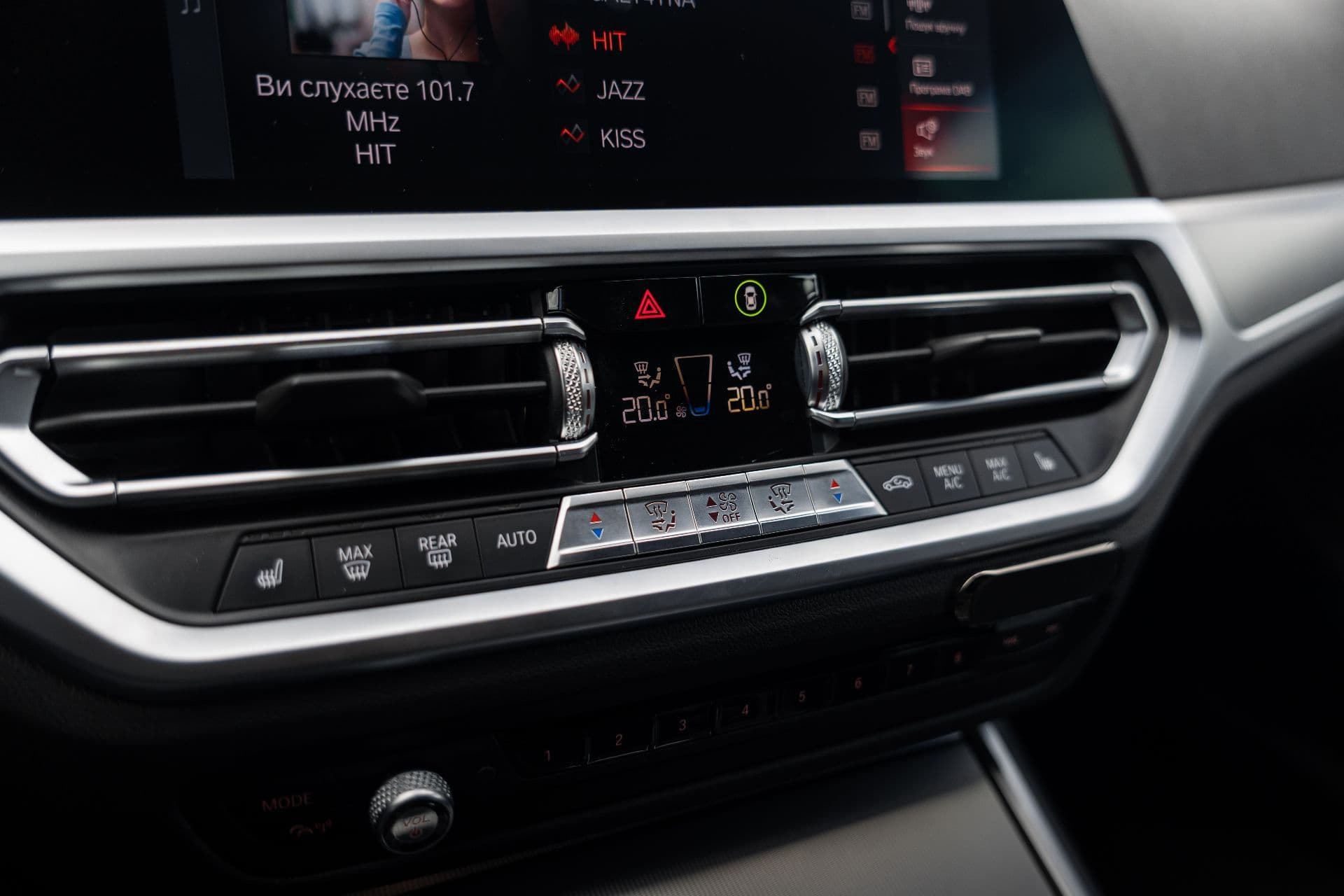 bmw 320d xdrive thumbnail 22