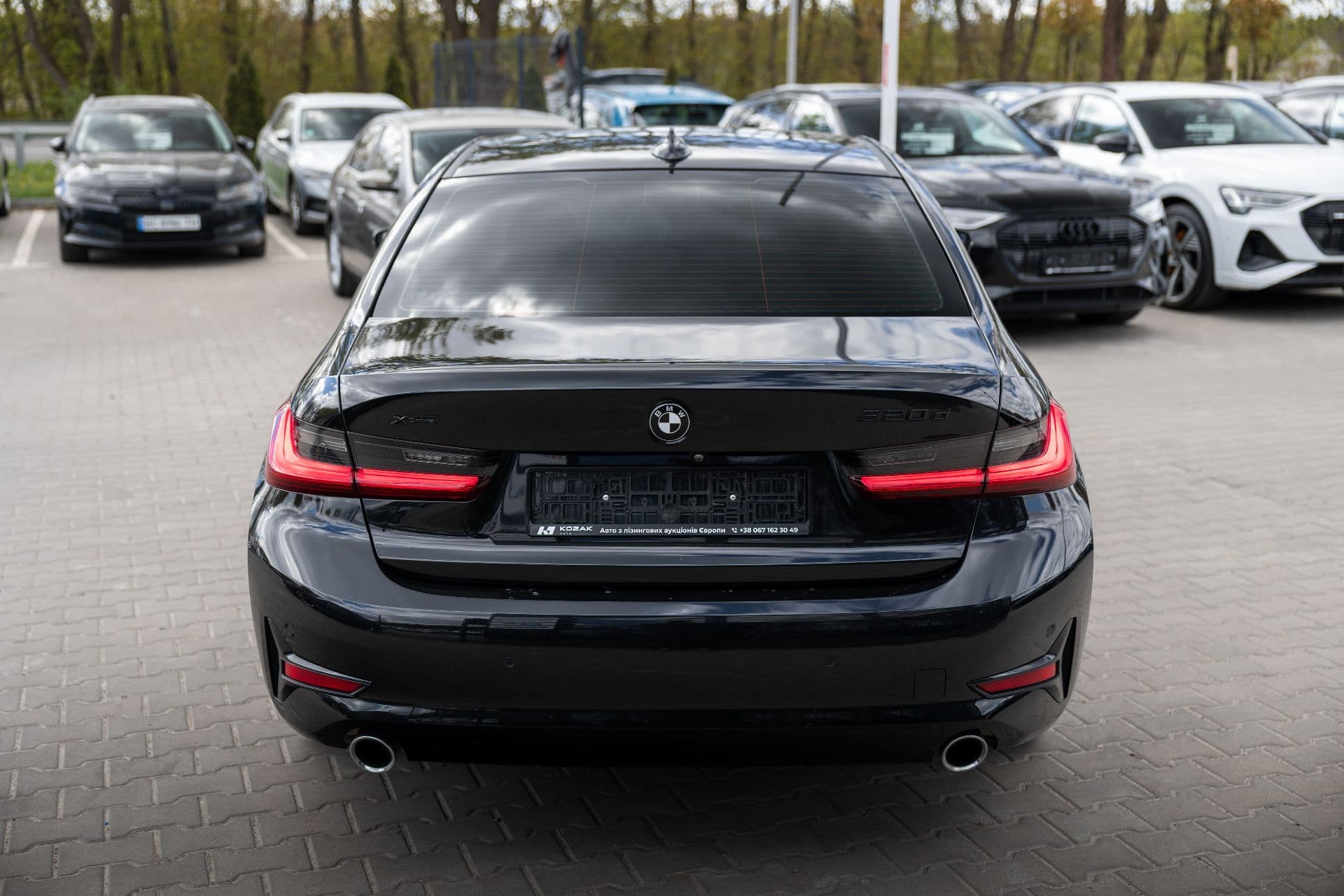 bmw 320d xdrive thumbnail 4