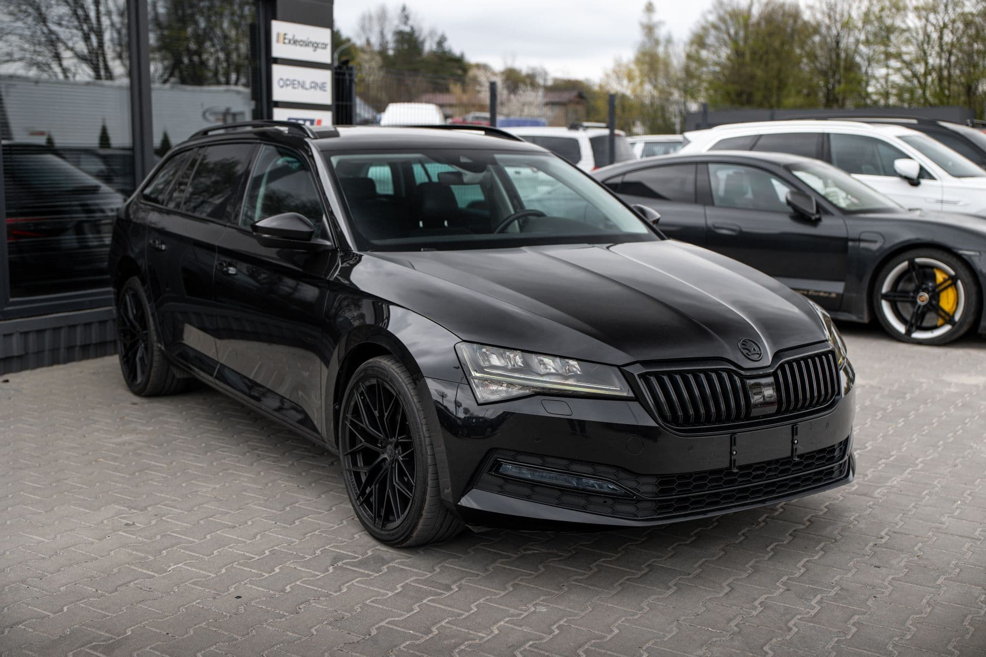 skoda superb thumbnail 3