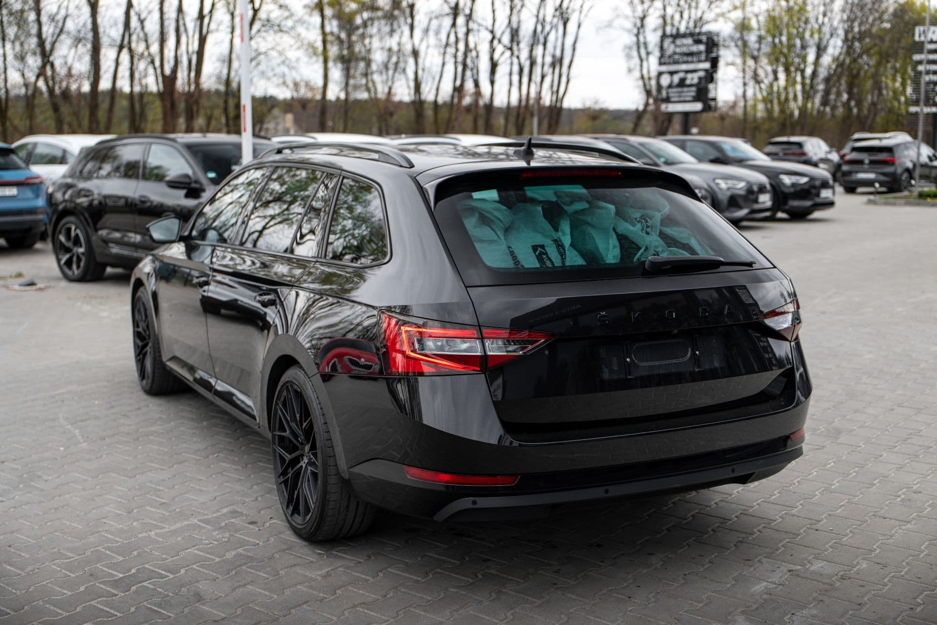 skoda superb thumbnail 4