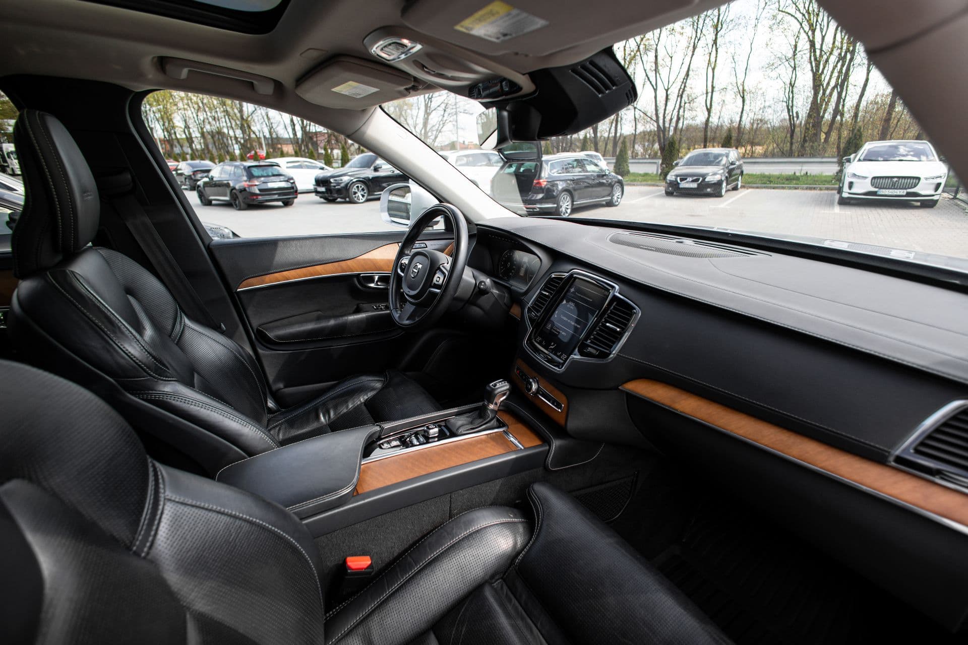 volvo xc90 thumbnail 8