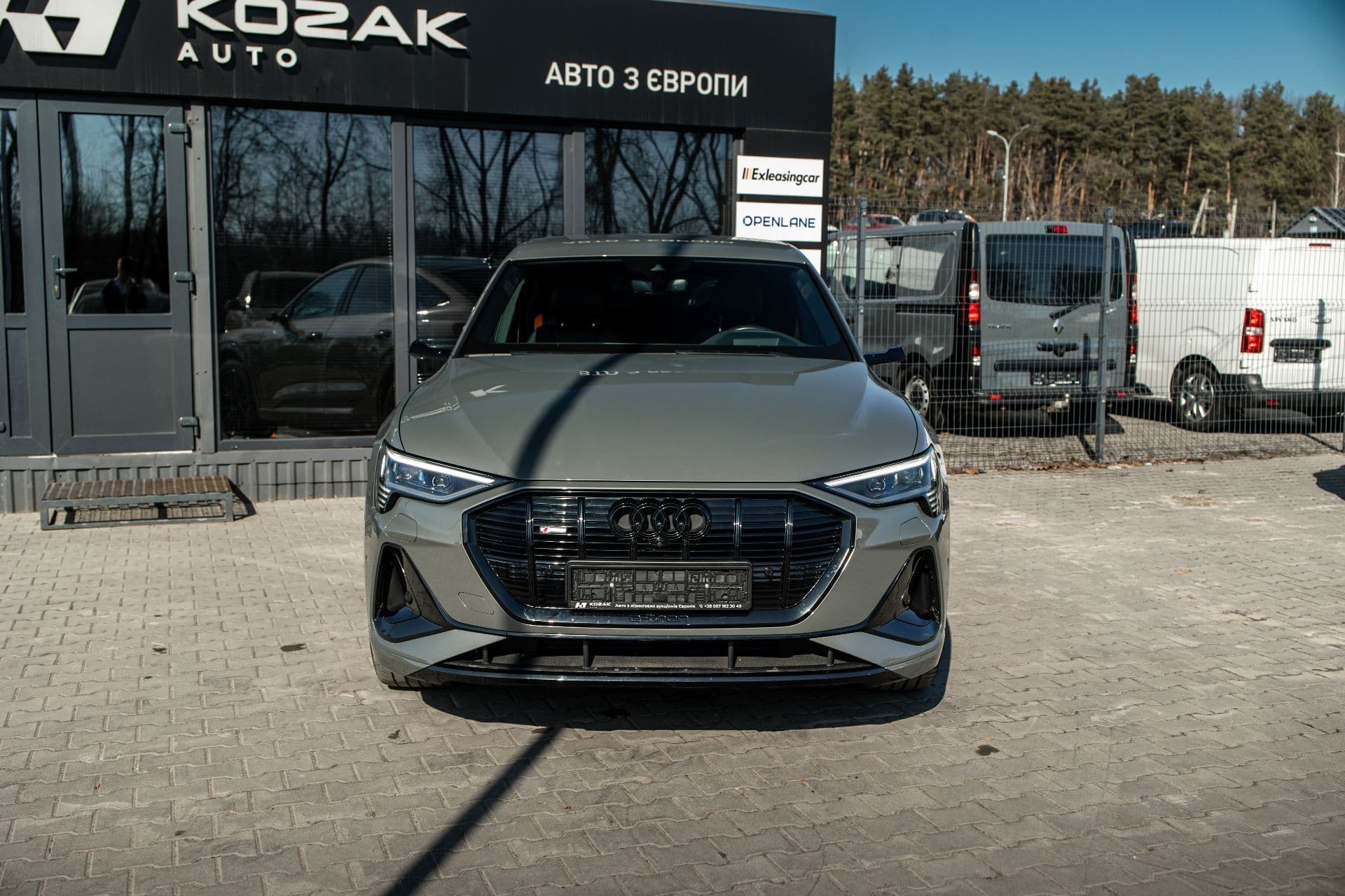 AUDI E-TRON SPORTBACK thumbnail 2