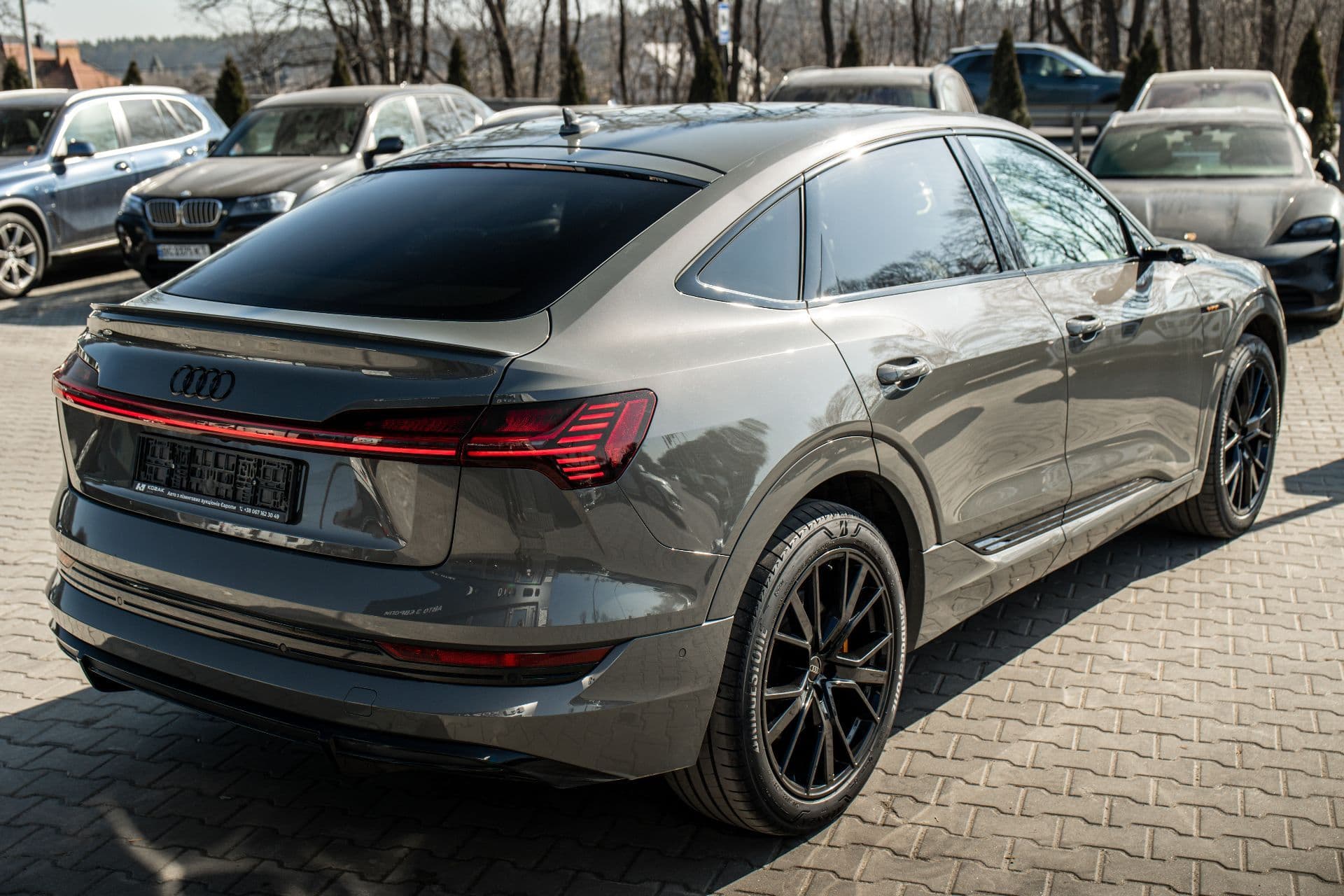 AUDI E-TRON SPORTBACK thumbnail 4