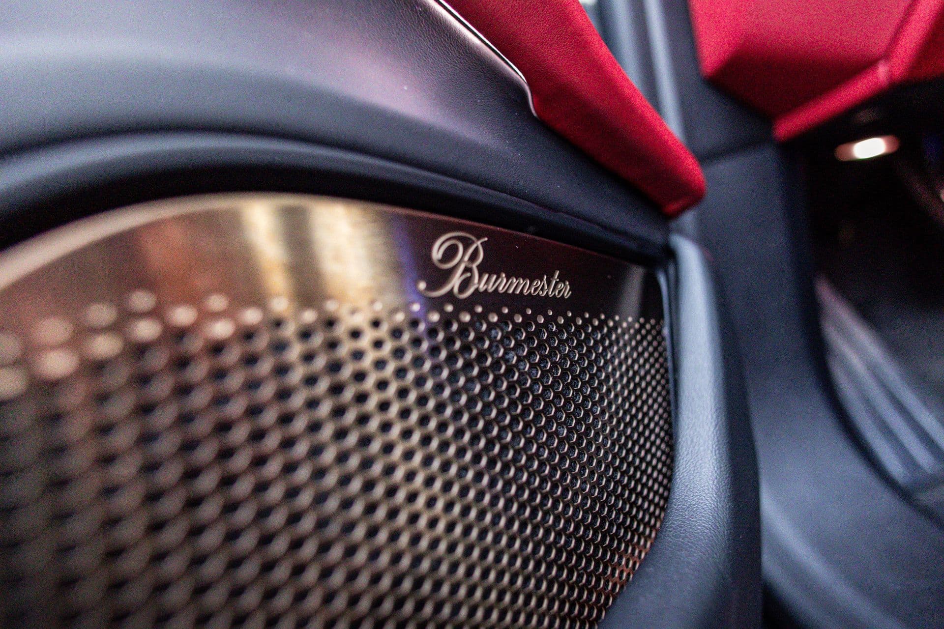PORSCHE TAYCAN TURBO S  thumbnail 9