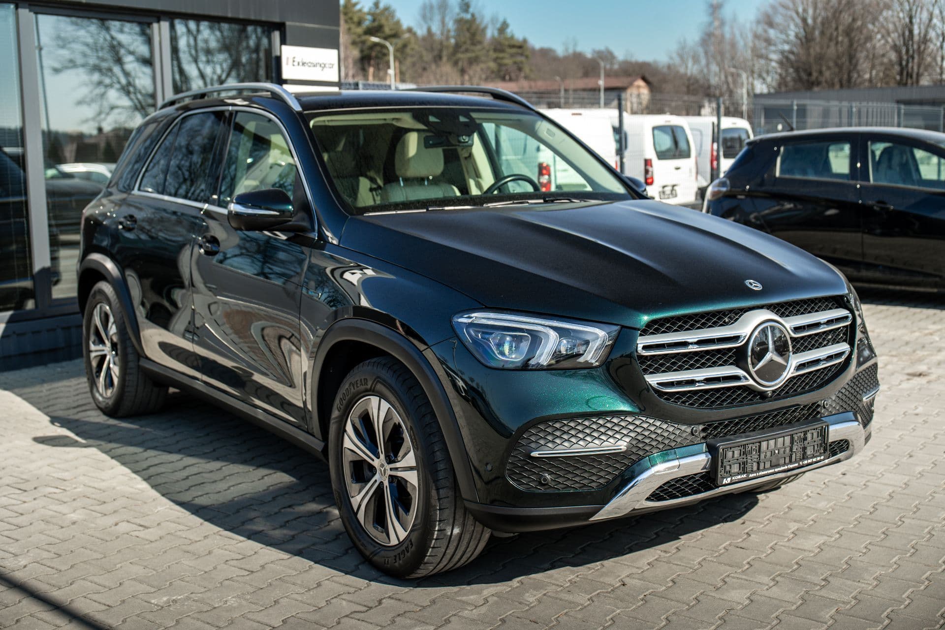 MERCEDES-BEBZ GLE 350DE thumbnail 3