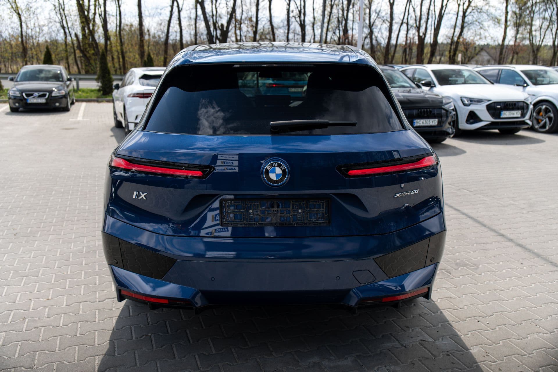 bmw ix 50 thumbnail 5