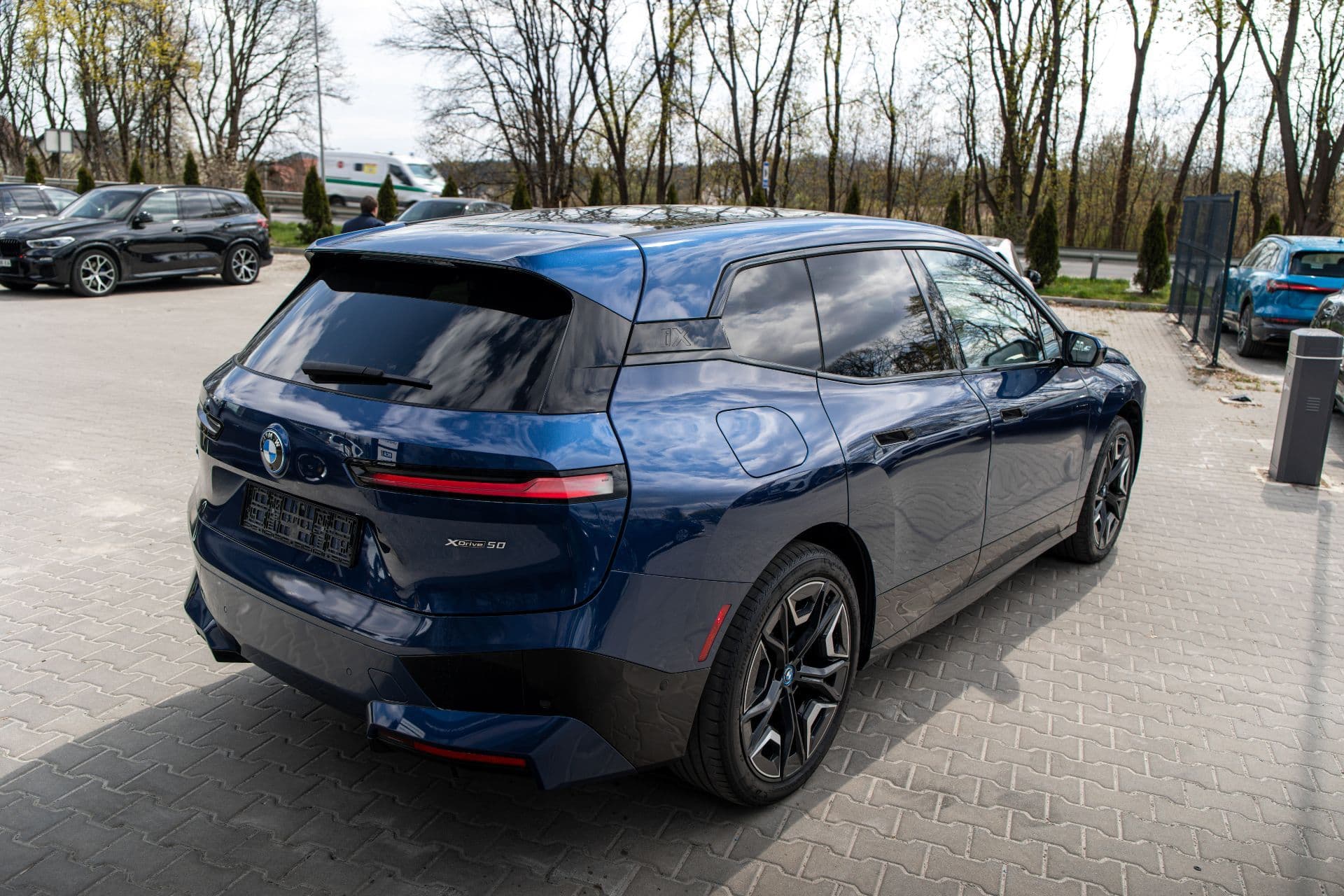 bmw ix 50 thumbnail 7