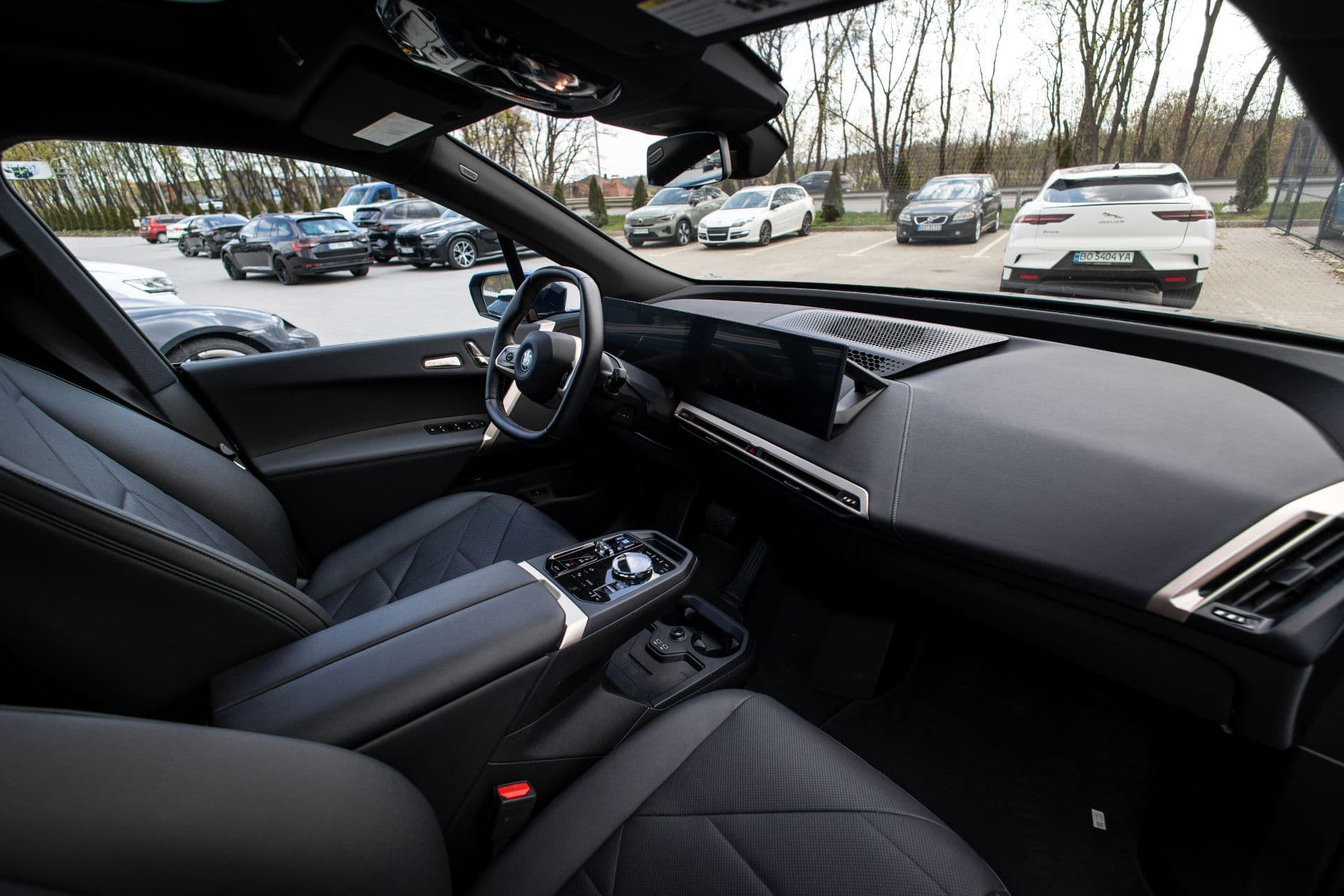 bmw ix 50 thumbnail 11