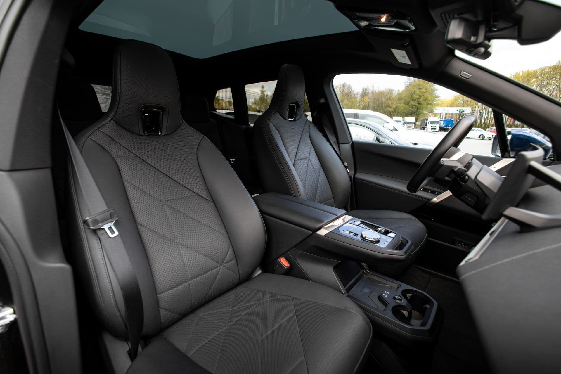 bmw ix 50 thumbnail 6