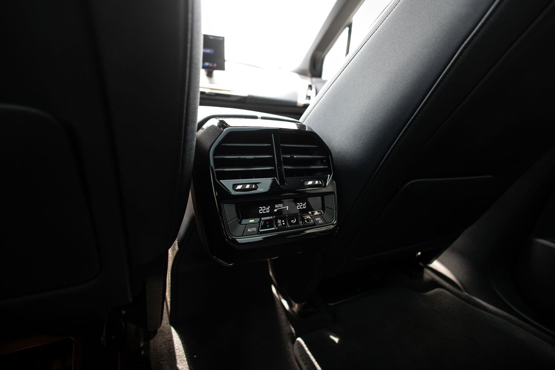bmw ix 50 thumbnail 14