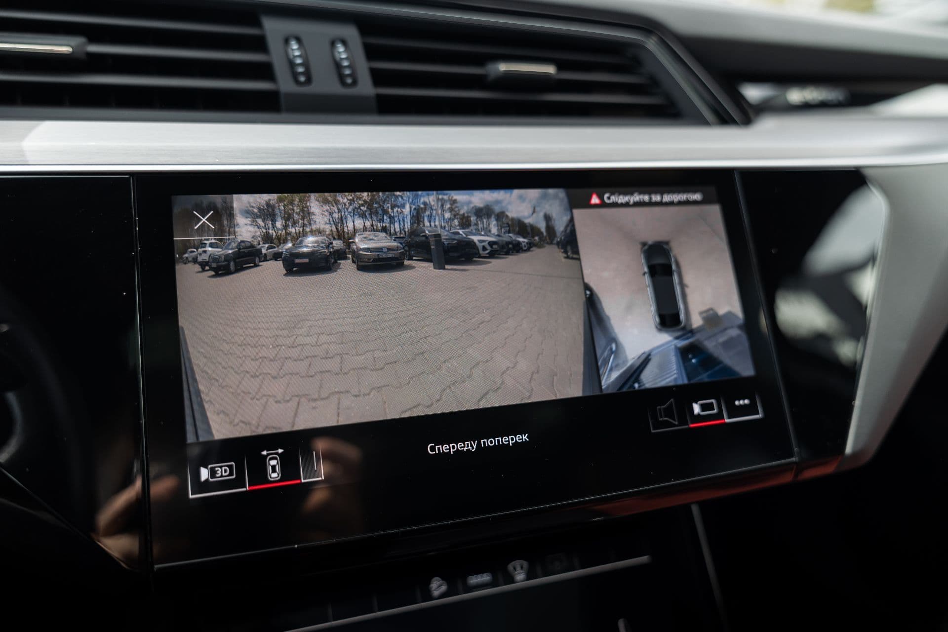 audi e-tron s sportback thumbnail 18