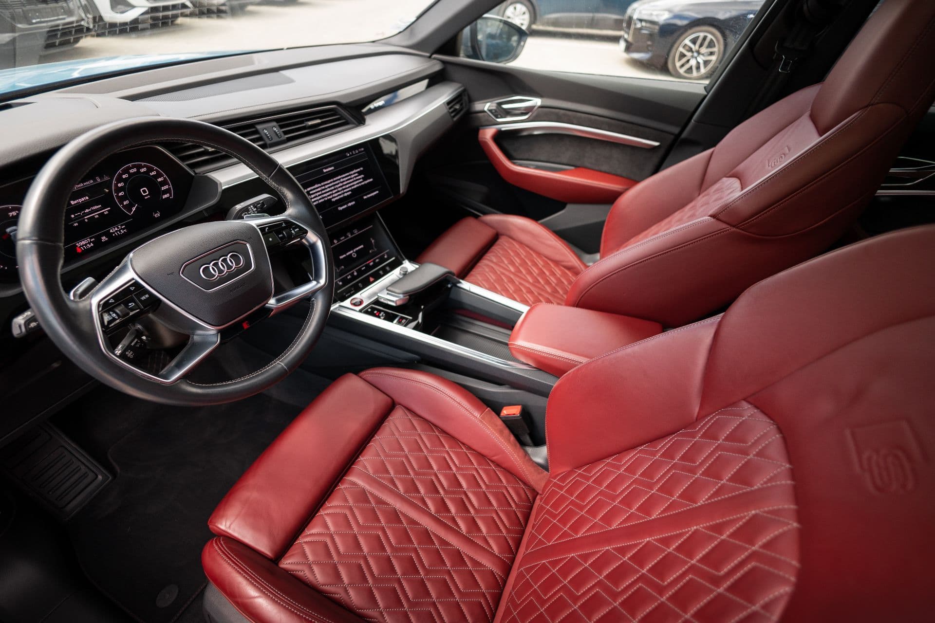 audi e-tron s sportback thumbnail 8