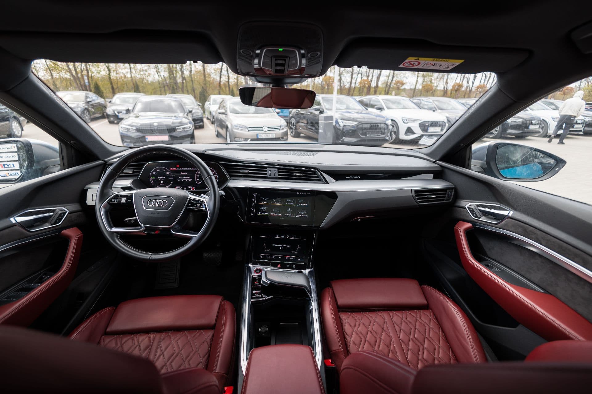 audi e-tron s sportback thumbnail 9