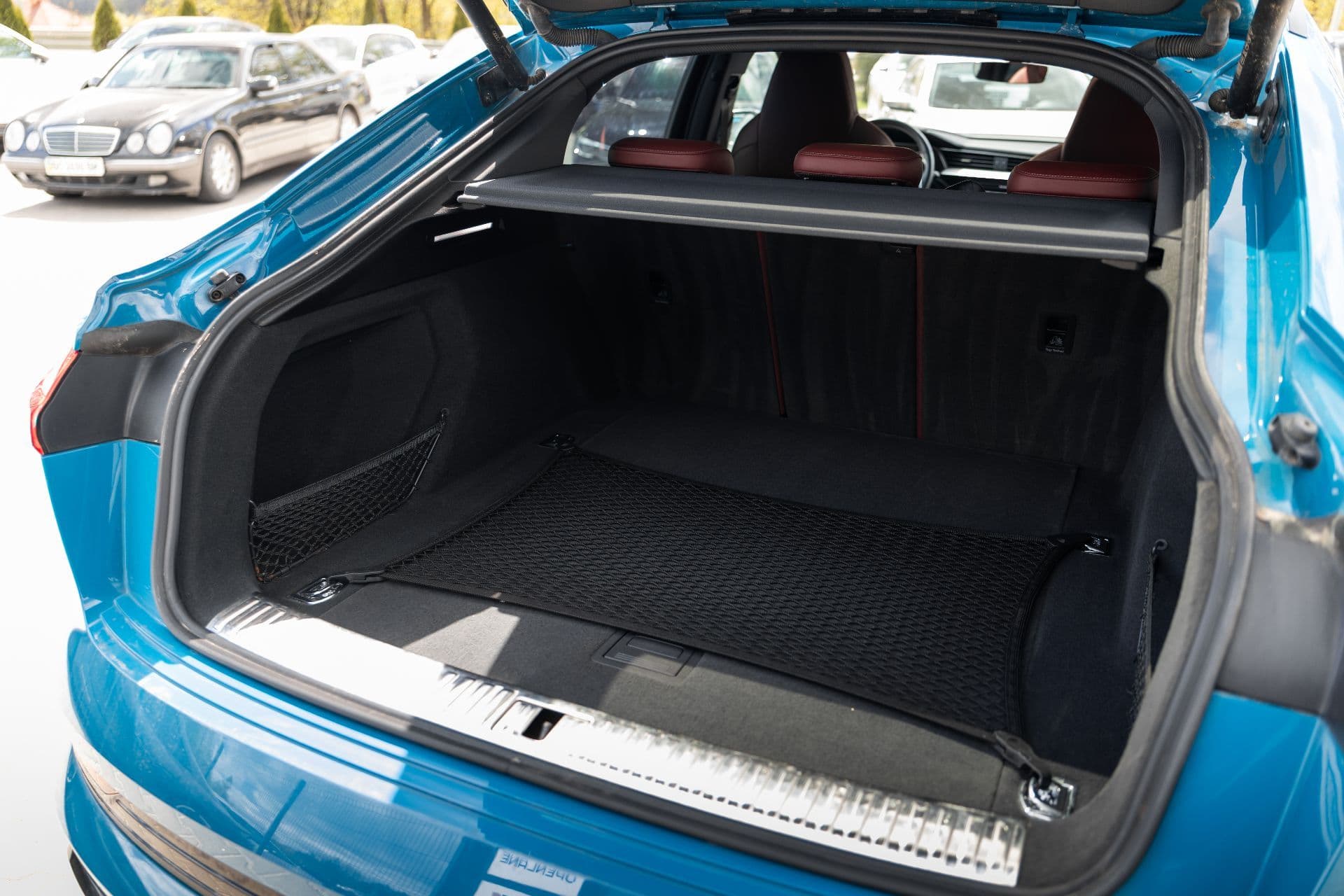 audi e-tron s sportback thumbnail 7